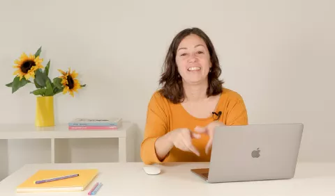 Erika presentant tutorial del calendari d'advent amb scratch