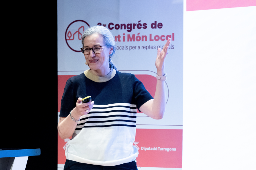 Adelina Comas-Herrera al 3r Congrés de Salut i Món Local