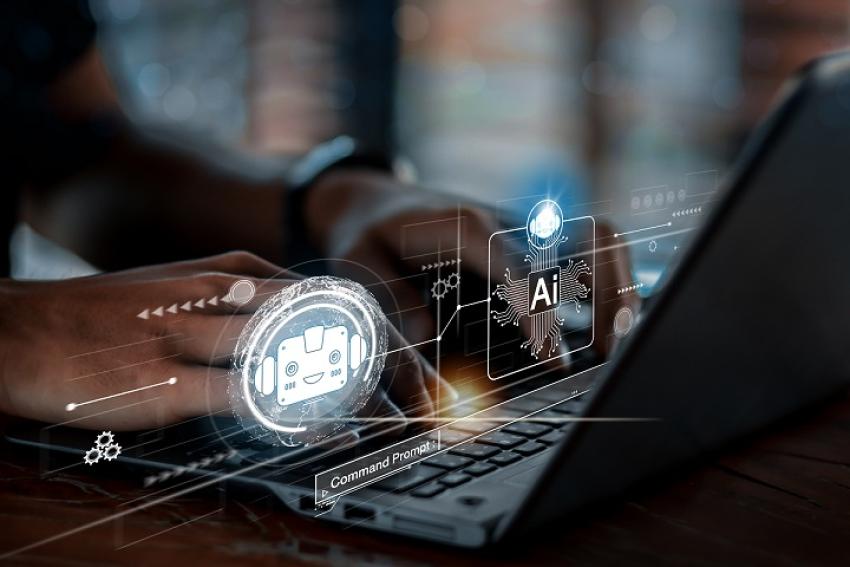 chatear-ia-o-inteligencia-artificial-joven-empresario-chateando-ia-inteligente-o-inteligencia-artificial-usando-chatbot-inteligencia-artificial-desarrollado-openai-1687957229.jpg