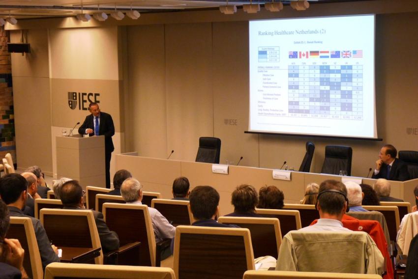 un-centenar-de-dirigents-i-tecnics-del-sector-salut-es-reuneixen-a-iese-convocats-pel-csc-en-una-jornada-sobre-reforma-dels-sistemes-de-salut.jpg