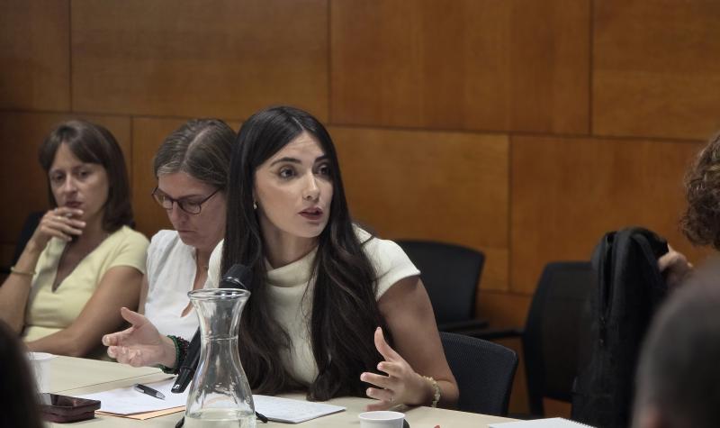 Silvia Garcia durant la seva intervenció a la sessió “El rol del món local en el desplegament de les àrees integrades de salut (AIS): el treball en xarxa amb els proveïdors del territori”