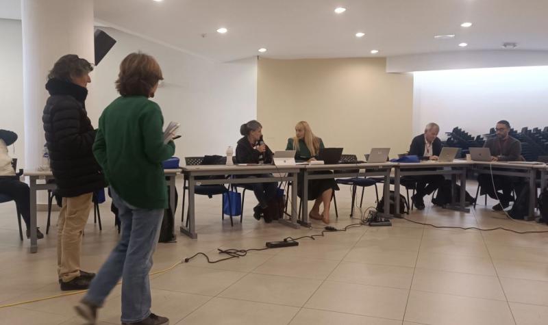 Maria Luisa Vázquez i Ingrid Vargas, del SEPSS, al taller final del projecte EquityCancer-LA 