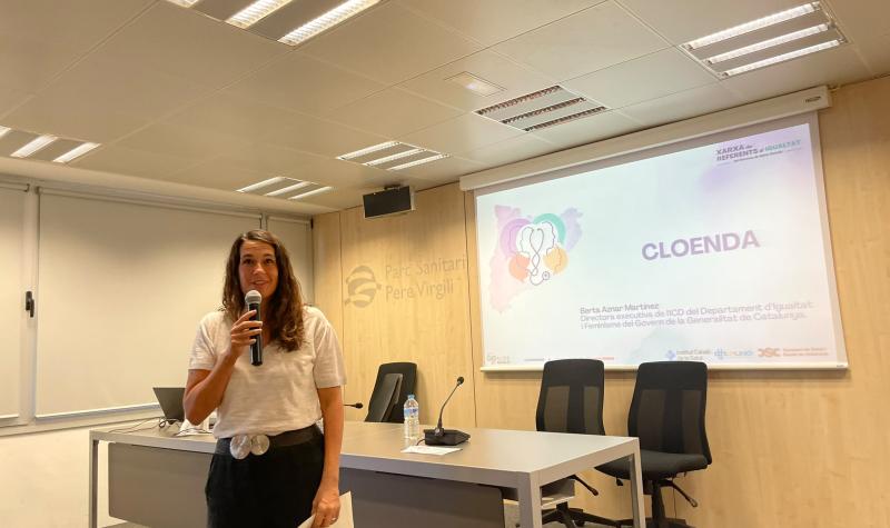 Moment de la colenda de la jornada de presentació de la Xarxa de Referents d’Igualtat del Sistema de Salut Integral d’Utilització Pública de Catalunya (SISCAT), amb Berta Aznar