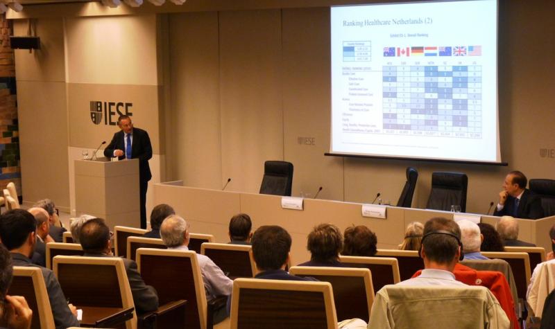 un-centenar-de-dirigents-i-tecnics-del-sector-salut-es-reuneixen-a-iese-convocats-pel-csc-en-una-jornada-sobre-reforma-dels-sistemes-de-salut.jpg