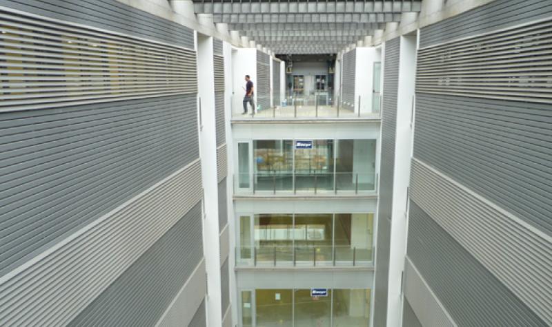 una-exposicio-sobre-arquitectura-sanitaria-recull-el-nou-equipament-de-cotxeres.jpg